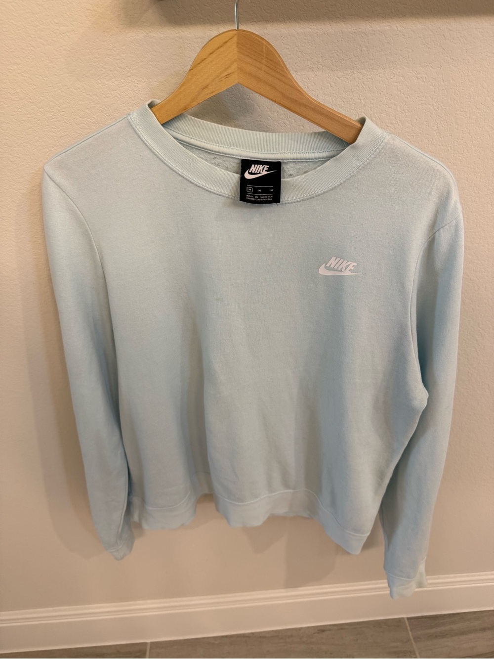 Nike Women’s Pale Blue Crewneck Sweatshirt